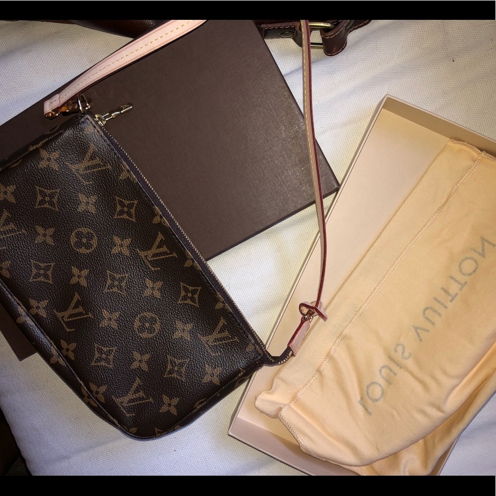 Louis Vuitton Pouchette brand new